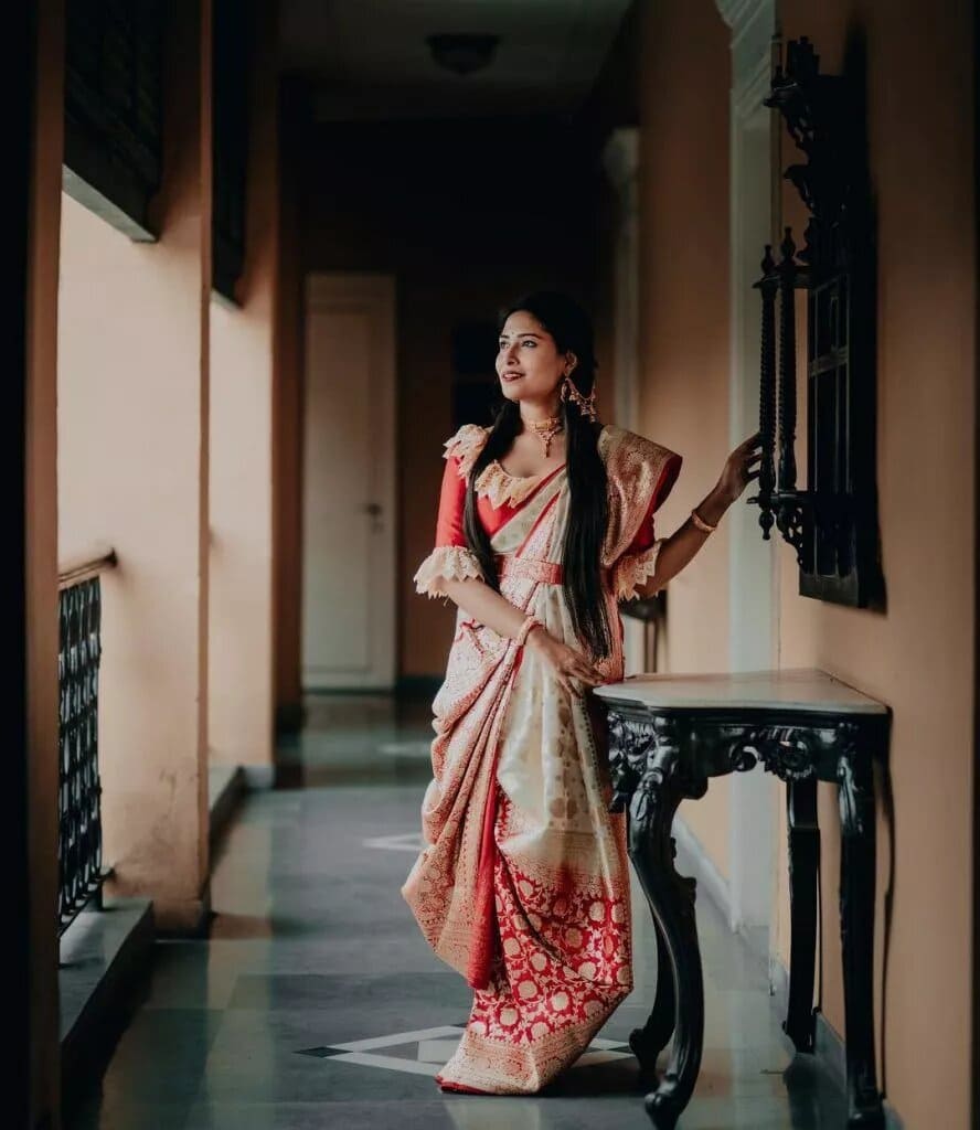 Wear saree in Bengali style with a belt