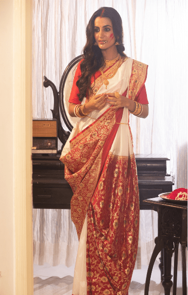 Empress Drape Bengali Saree Look