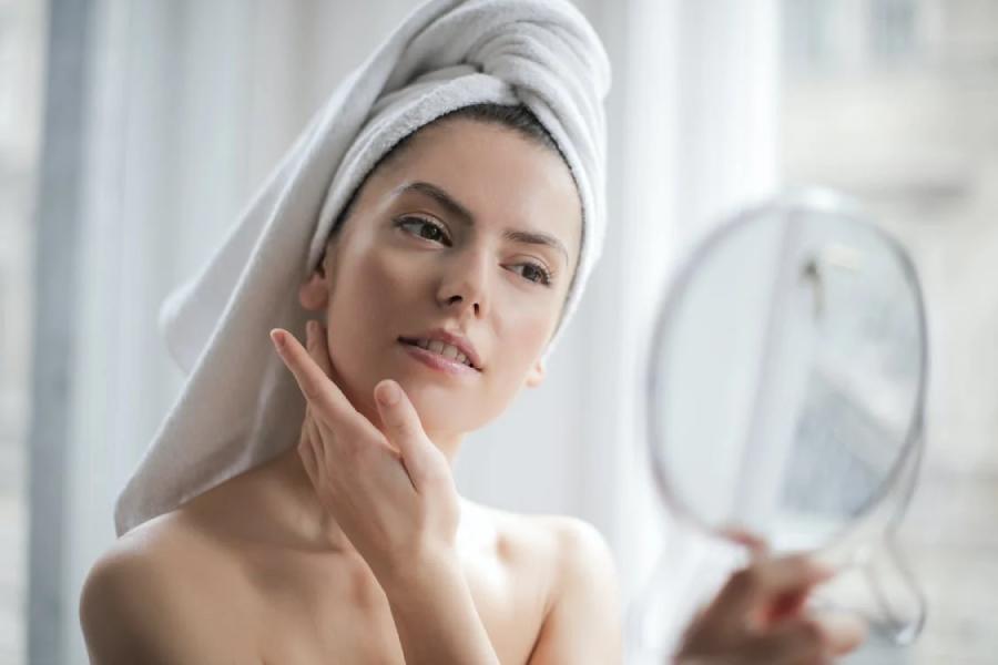 4 Tips for Transitioning Your Skin from Warmer to Cooler Weather