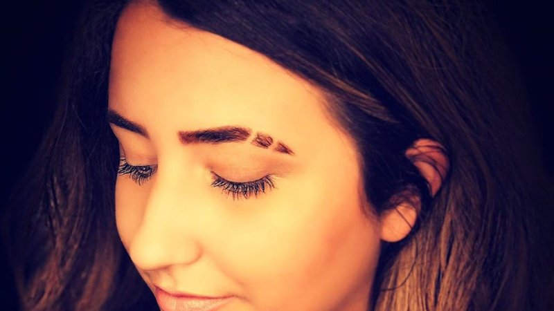 Why Are Eyebrow Slits Popular?
