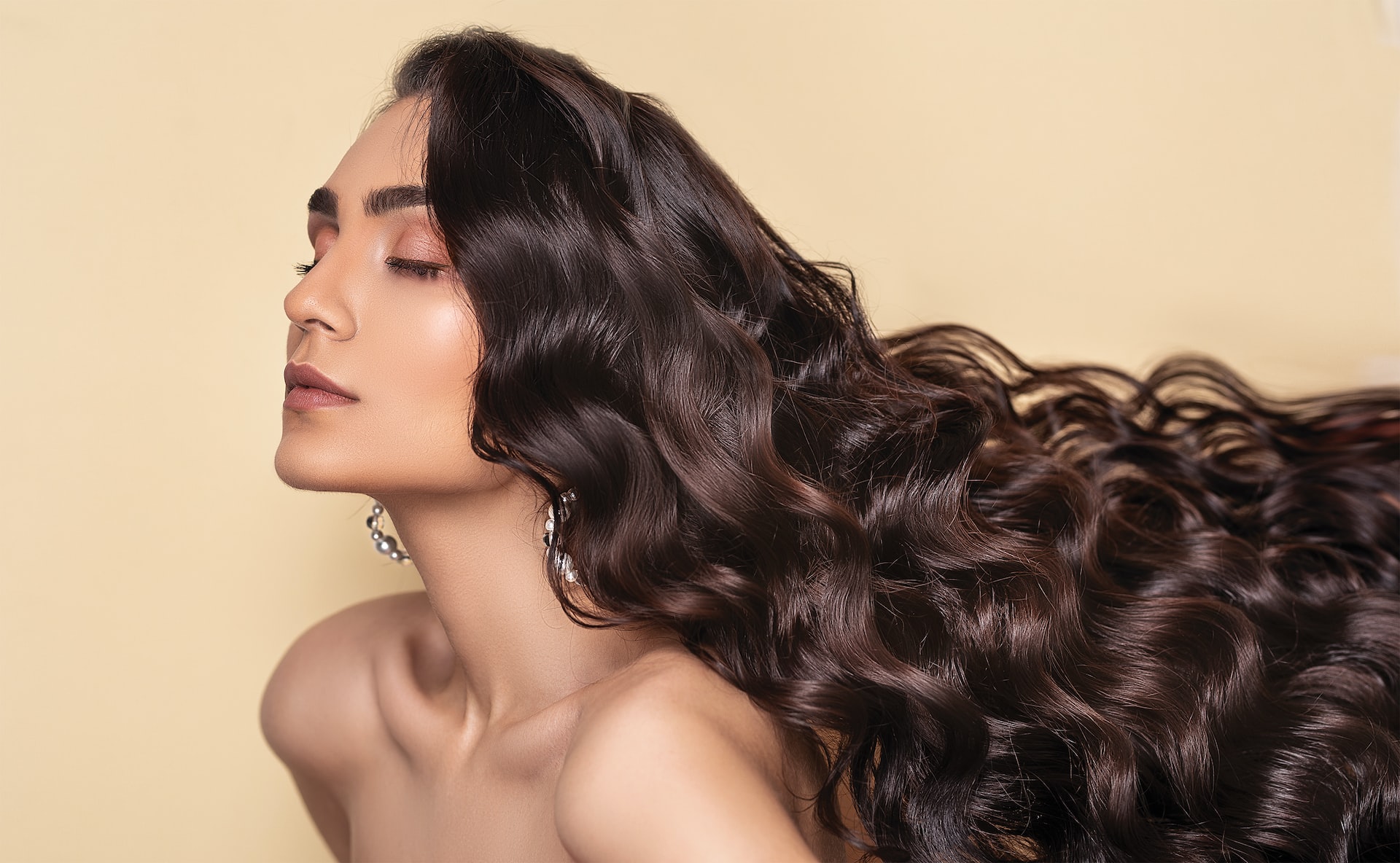 Healthy Hair, Healthy Scalp: The Science Behind Using a Derma Roller for Hair Growth